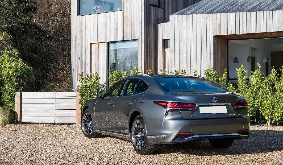 Lexus - LS 500h - Luxury SUV Car Rentals - Preowned SUV Car - Exclusive Concierge Club.webp